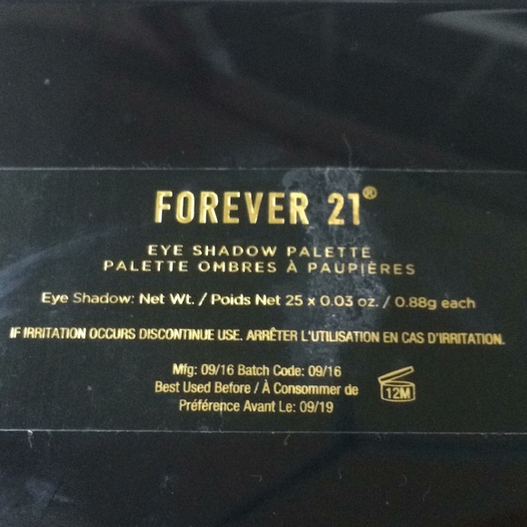 Neutral Eyeshadow Palette - Picture 4 of 4